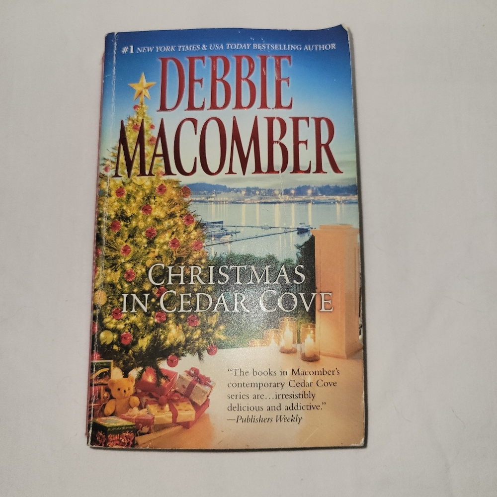 Debbie Macomber's book: Christmas in Cedar Cove